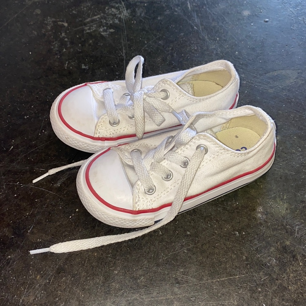 Like new white converse girls
